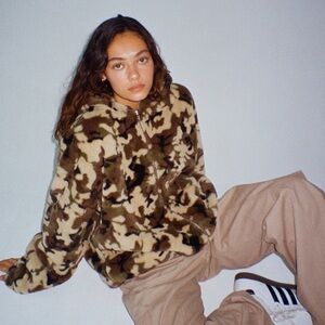 FUDA REVERSIBLE SUPER SOFT FAUX FUR CAMO BOMBER JACKET